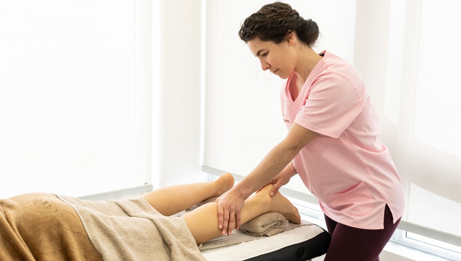Massagem de pernas em Daniela Massagista - Entroncamento, Santarém, PT, em ambiente relaxante.