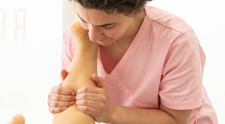 Terapia de massagem em Daniela Massagista - Torres Novas, Santarém, PT, proporcionando bem-estar.
