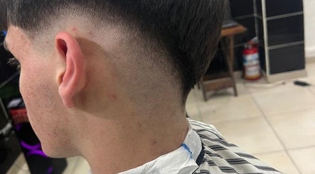 Corte de cabello fade en Spartanos Barber, Buenos Aires, Ciudad Autónoma De Buenos Aires, AR.