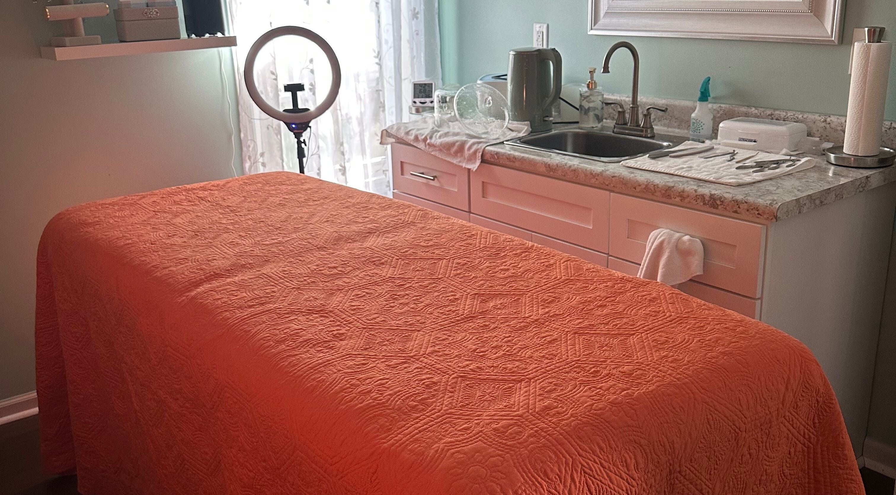 Cozy treatment room at Falling Waters Massage, Mad Lasher studio, Wilmington, North Carolina, US.