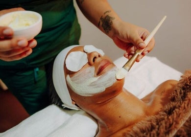 Relaxing facial treatment at Massage Therapy Kundalini in Noord, US, enhances skin health and tranquility.