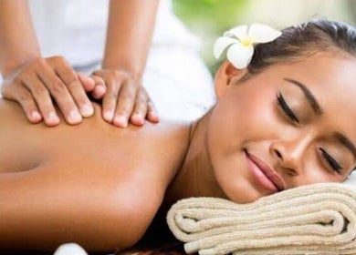 Relaxing massage at Rays Massage in Cape Town, Western Cape, ZA, showcasing tranquil spa atmosphere.