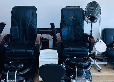 Luxurious pedicure chairs at Jo Beauty Experts in Melbourne, Victoria, AU. Comfort and style combined.