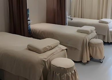 Peaceful treatment beds at HMD Beauty Center, Kuala Lumpur, Wilayah Persekutuan Kuala Lumpur, MY.