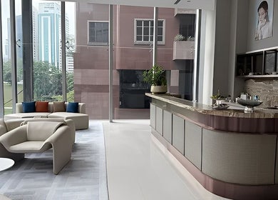 Luxurious lobby of HMD Beauty Center in Kuala Lumpur, Wilayah Persekutuan Kuala Lumpur, MY with modern decor.