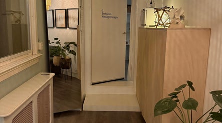 Amber Shireen | Holistisch massage therapeut (Pop-up Praktijk)