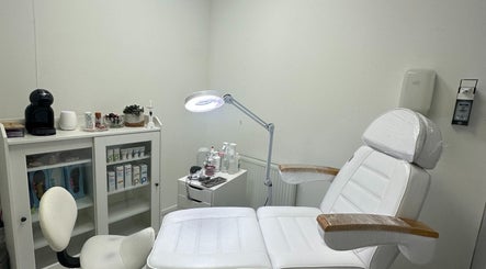 Cadeira de pedicure na Pedicure Carla Cunha, Amsterdã, Holanda Do Norte, NL, pronta para tratamentos relaxantes.