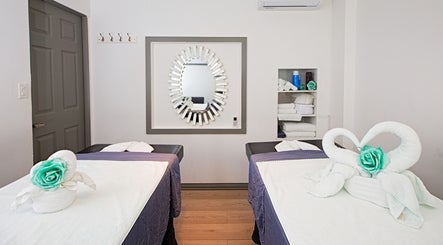 Elegant spa room with twin massage beds at Garra Beauty Spa, Simpsonbay, SX.