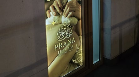 Plakat z logiem Prana Thai Spa - Wola, Warszawa, Województwo Mazowieckie, PL, promujący relaks i masaż.