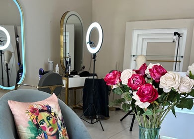 Elegant beauty studio at Cateon Luxury, Pretoria, Gauteng, ZA, with floral accents and stylish decor.