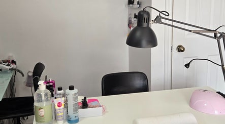 Contemporary nail care station at Flexia Ongles & Soins in Saint-Jacques, CA, with modern tools and decor.