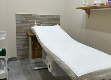 Relaxing treatment room at Glam nails by sheemu, Roma, Lazio, IT, offering ultimate wellness experience.