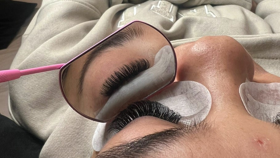 Lashes and Brows by Megan – kuva 1