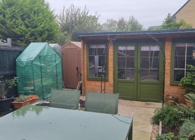 Beauty Bank outdoor retreat with greenery and garden in Clitheroe, England, GB.