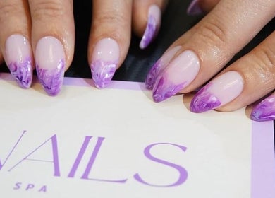 Lavender marble nails at Snails, a beauty spa in Riyadh, Riyadh Province, SA showcasing elegant nail designs.