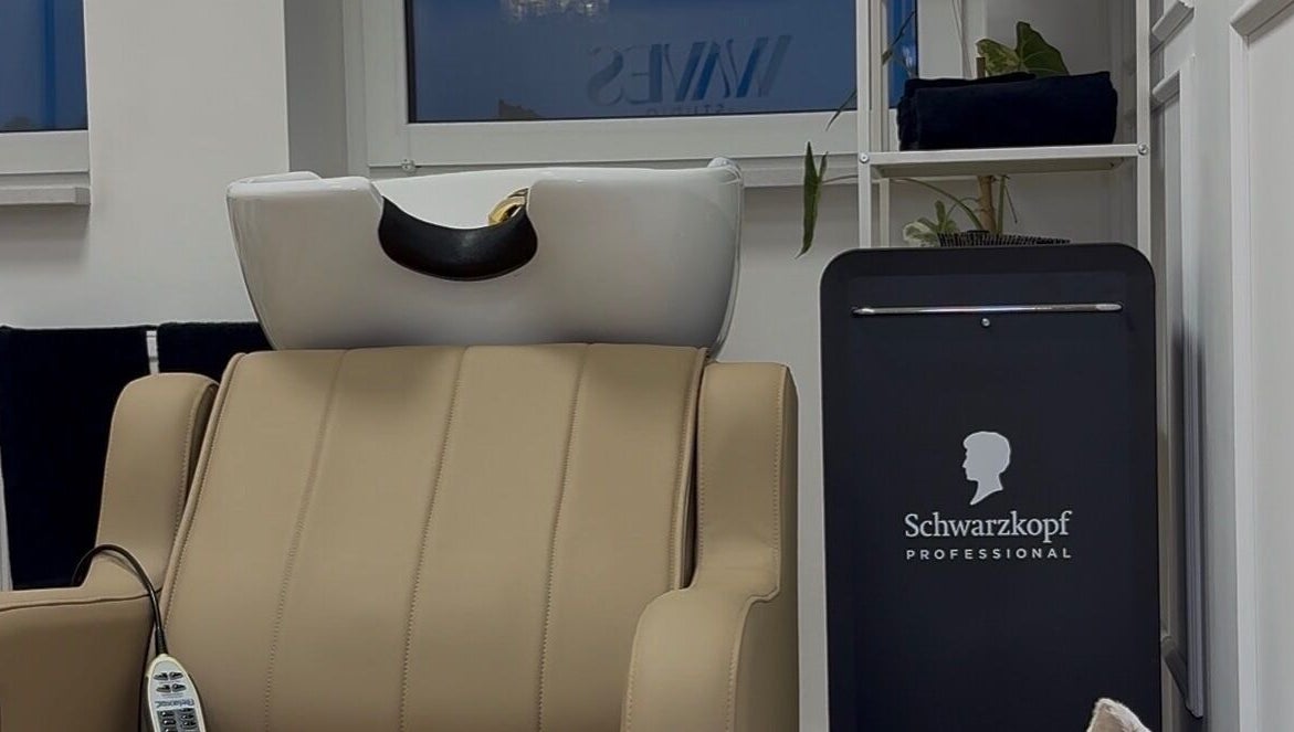 Stylowa myjnia fryzjerska w Waves Studio, Andrychów, Województwo Małopolskie, PL.