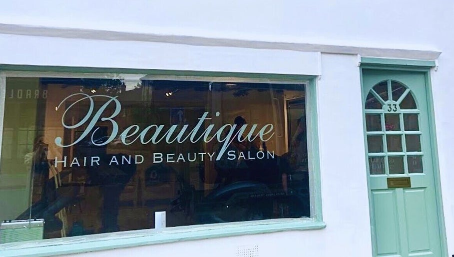 Imagen 1 de Saunders Beauty at Beautique Hair and Beauty Salon.