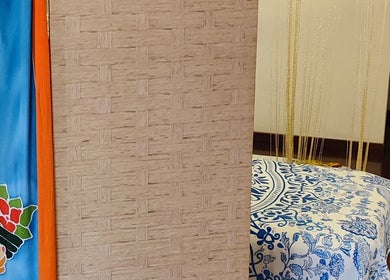 Interno decorato di La Magia dell'Anima, La Spezia, Liguria, IT. Atmosfera rilassante con dettagli vibranti.