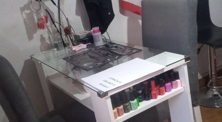 Mesa de manicura en V&L Beauty Studio, Ituzaingó, Provincia De Buenos Aires, AR.