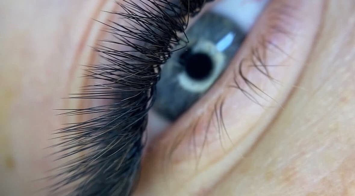 Детальне фото нарощених вій у Bez Filtra Studio, Братислава, Братиславський край, SK.