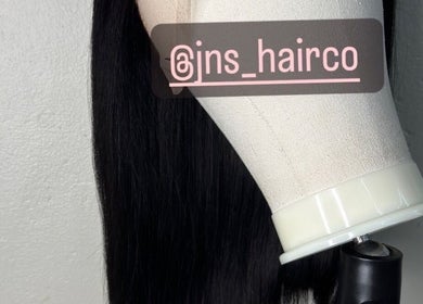 Sleek black hair extension at JNS Hair Studio🎀 in Kabokweni, Mpumalanga, ZA.