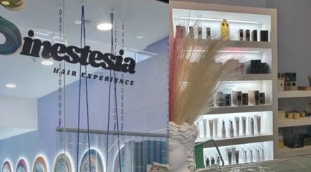 Interior de Sinestesia Hair Experience en Collado Villalba con productos de belleza en estante iluminado.