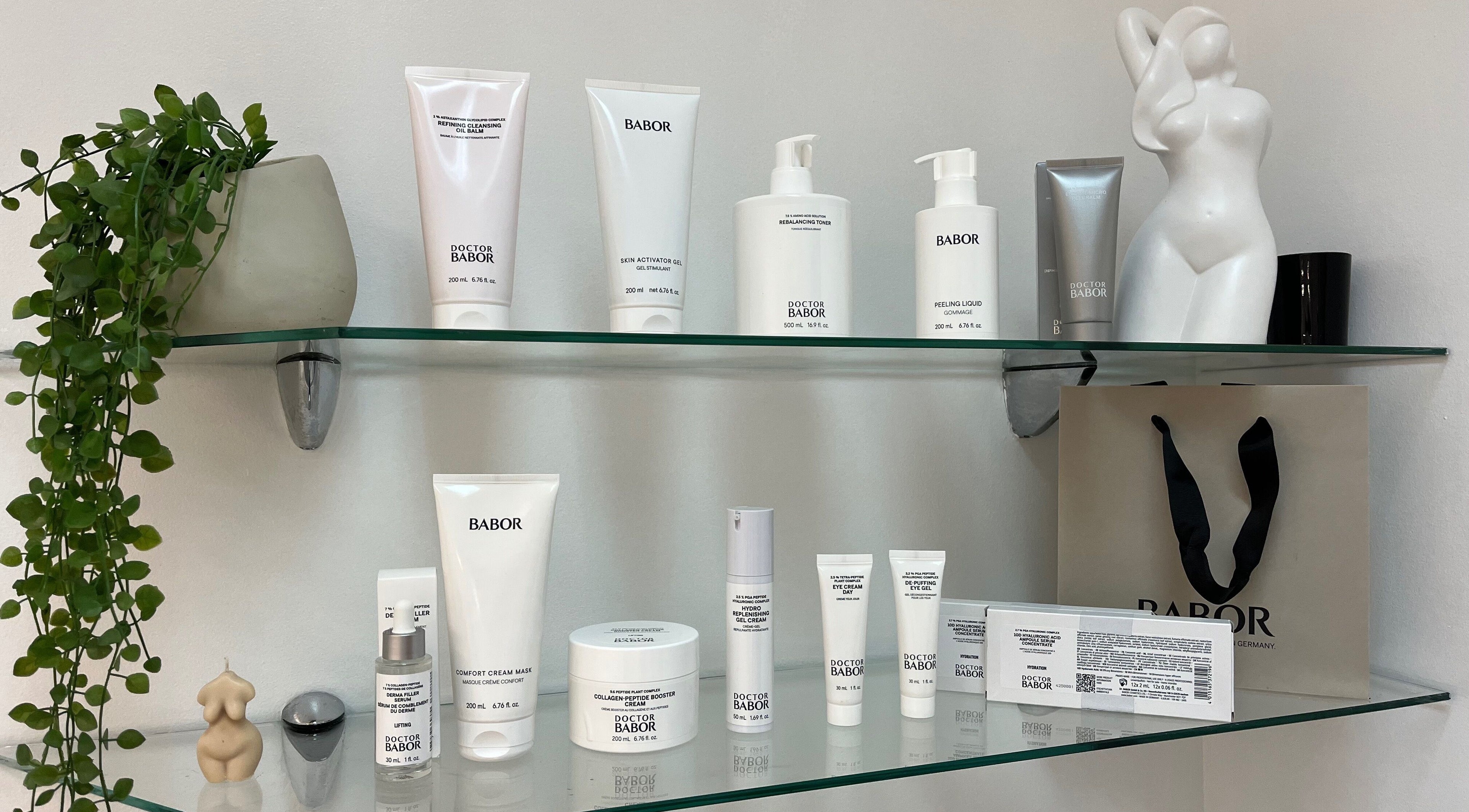Premium skincare products at Isabel Queiroz do Vale, Porto, Porto, PT, showcasing elegance and quality.