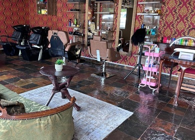 Elegant styling area at GBL REINE CHATEAU BEAUTY BAR, Polokwane, Limpopo, ZA with vintage decor.