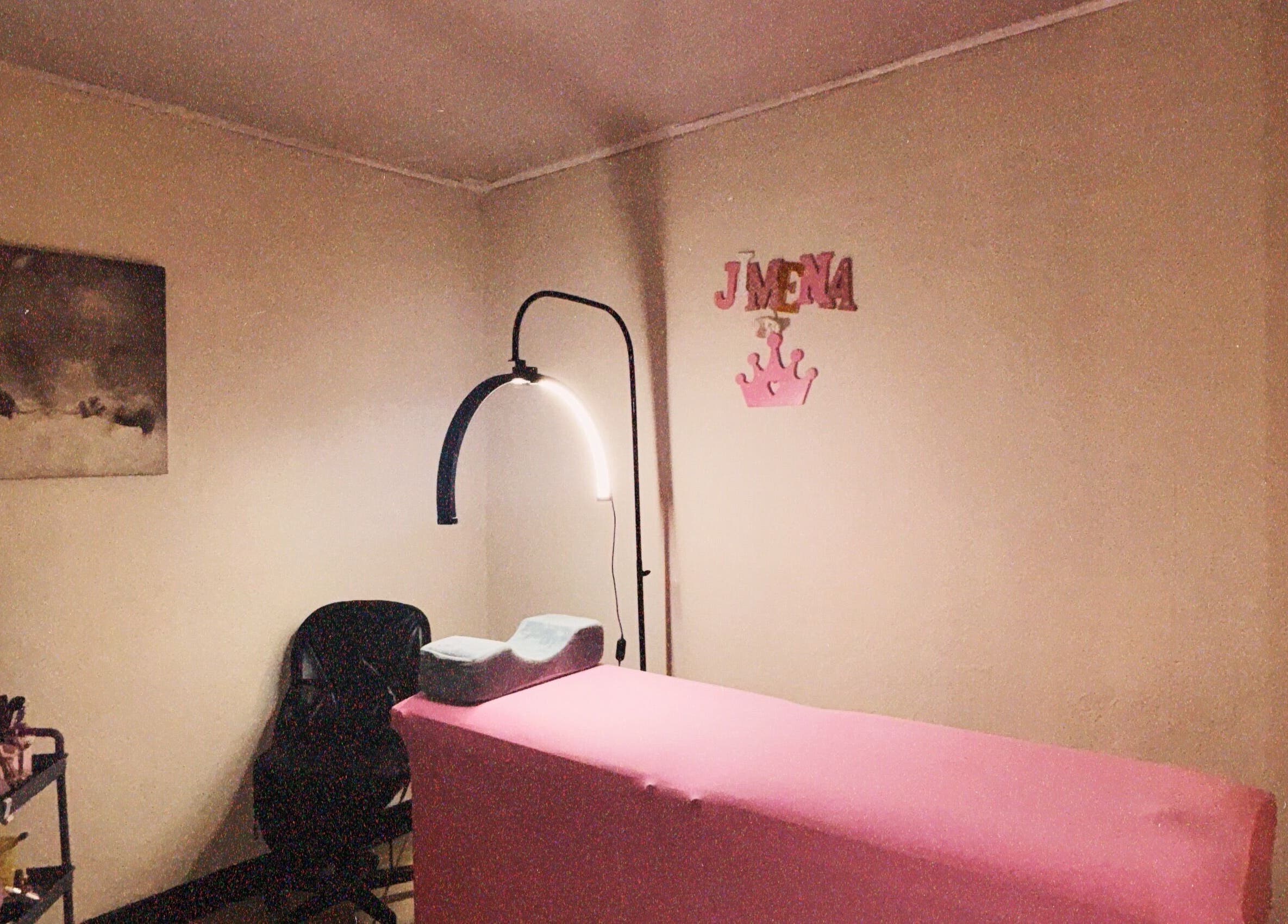 Sala de tratamiento relajante en Lashes by Jime, San Antonio De Desamparados, San José, CR.