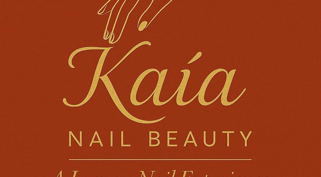 Logo élégante Kaía Nail Beauty à La Chaux-de-fonds, Neuchâtel, CH, en doré sur fond rouge.