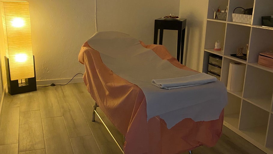Cozy massage room at Beauty & Nails Care in Carnaxide, Lisboa, PT.