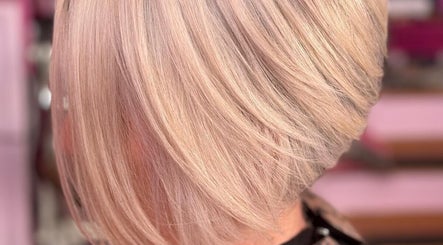 Stylish blonde bob haircut at Reflectionz - Hair By Zoe in Raunds, England, GB.