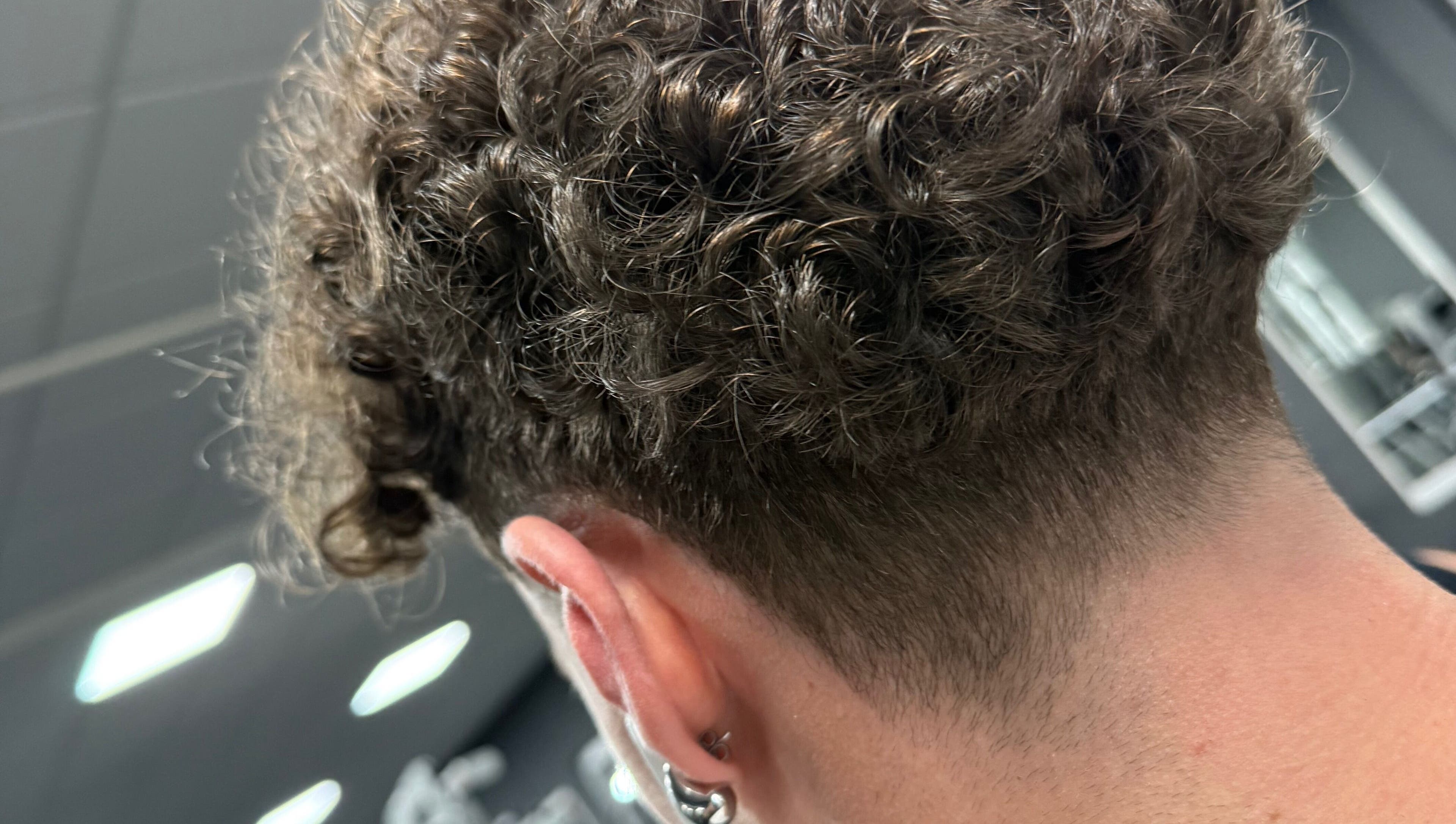 Ricci definiti e moderni a Mattiscalas, Sardegna, Sardegna, IT, perfetti per uno stile unico.