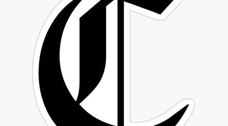 Logo en blanco y negro de CASTRIOR BARBER CLUB en Bogotá, Cundinamarca, CO.