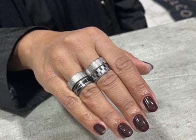 Manicure elegante con anelli a Estetica lab e spa, Volla, Campania, IT.