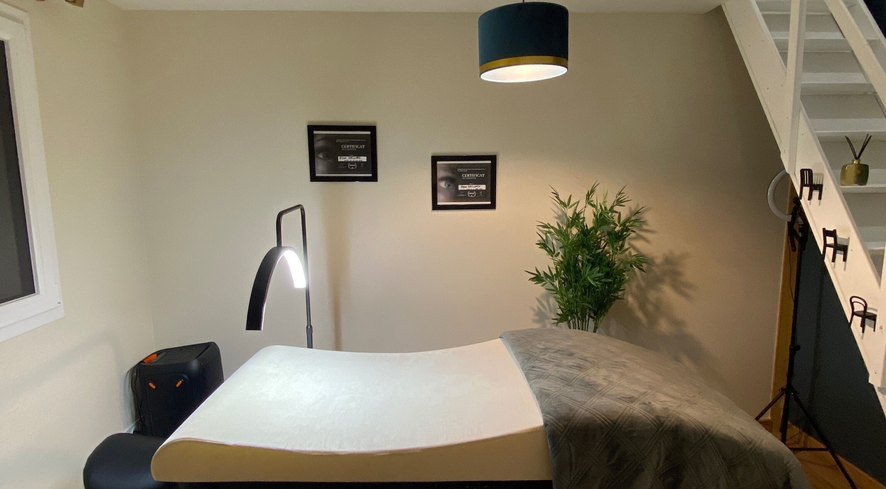 Salle relaxante à Pro extensions, Curtil-vergy, Bourgogne-franche-comté, FR, idéale pour le bien-être.