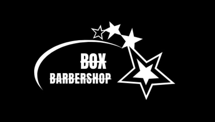 Logo de Box Barbershop avec étoiles à Versailles, France, FR