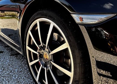 Błyszcząca felga samochodu w CD AUTO DETAILING, Olesno, Województwo Małopolskie, PL.