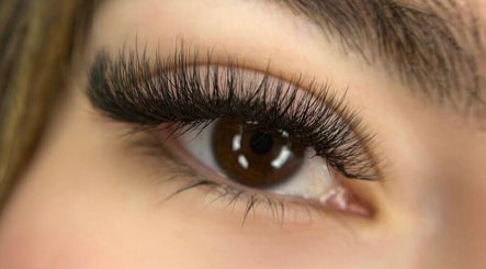 Extensiones de pestañas en Lash Studio by Elianna, Willemstad, Curaçao, CW, realzando una mirada expresiva.