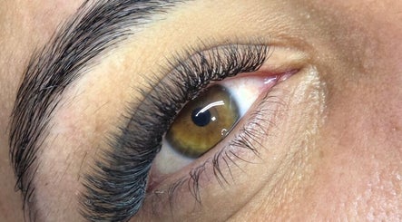 Close-up de pestañas elegantes en Lash Studio by Elianna, Willemstad, Curaçao, CW.