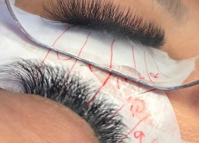Extensiones de pestañas aplicadas en Lash Studio by Elianna, Willemstad, Curaçao, CW.