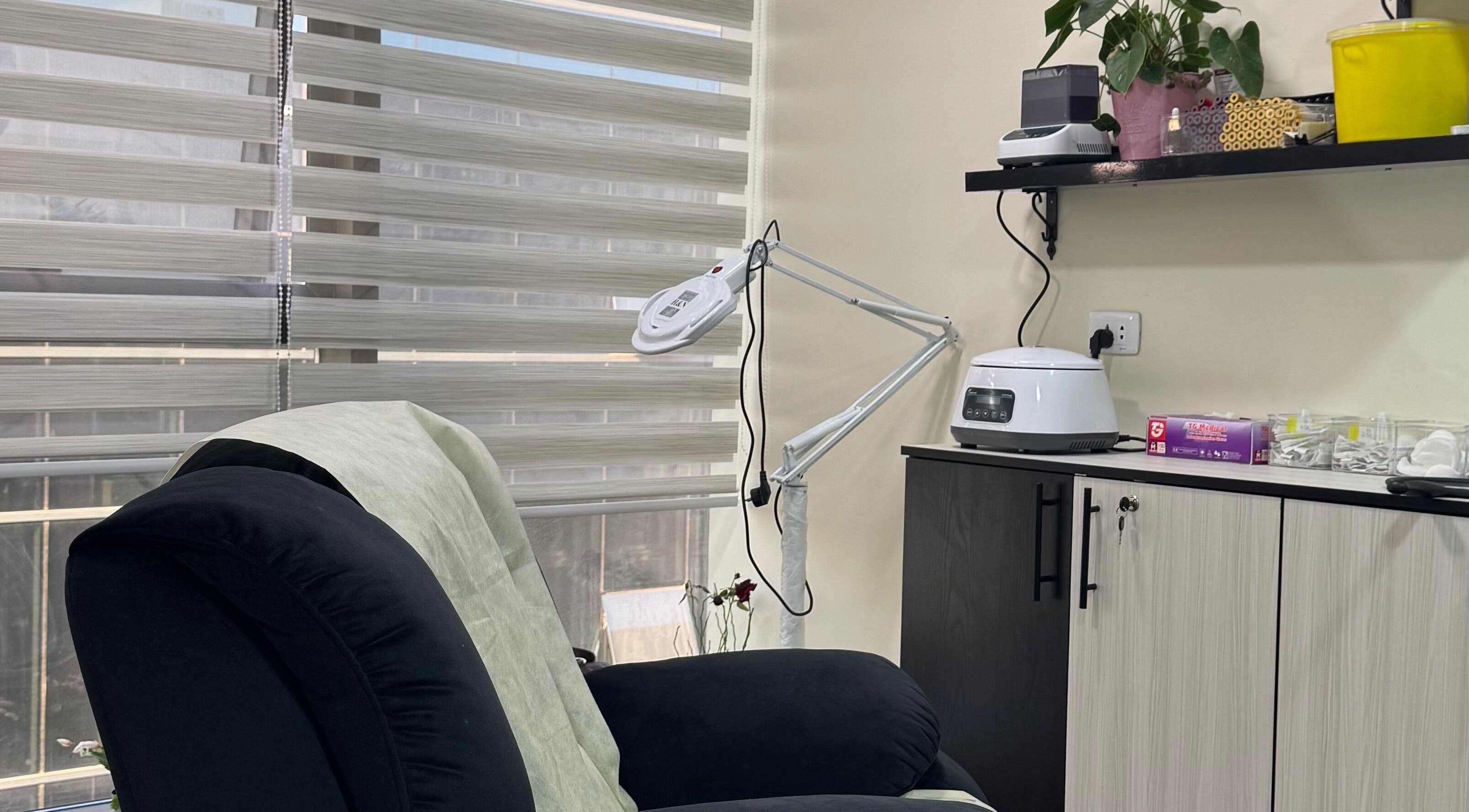 Luxurious treatment chair and equipment in AJ Clinic, Amman, Amman Governorate, JO.