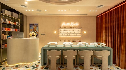 Stylish nail salon at Beauty Club London located in دبي, دبي, AE offers a modern and elegant experience.