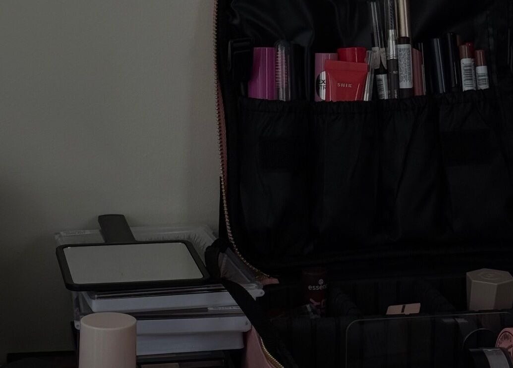 Косметические средства в Linushka Beauty Studio в Елгаве, LV, для профессионального макияжа.