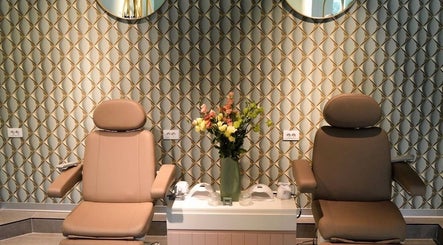 Elegant manikura sjedala u Nail Lab – Sara, Belgrade Waterfront, Beograd, RS.