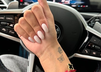 Elegantna manikura u Nail Lab – Sara, Belgrade Waterfront, Beograd, RS.