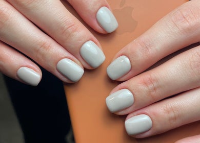 Elegant bijele nokte u Nail Lab – Sara, Belgrade Waterfront, Beograd, RS.