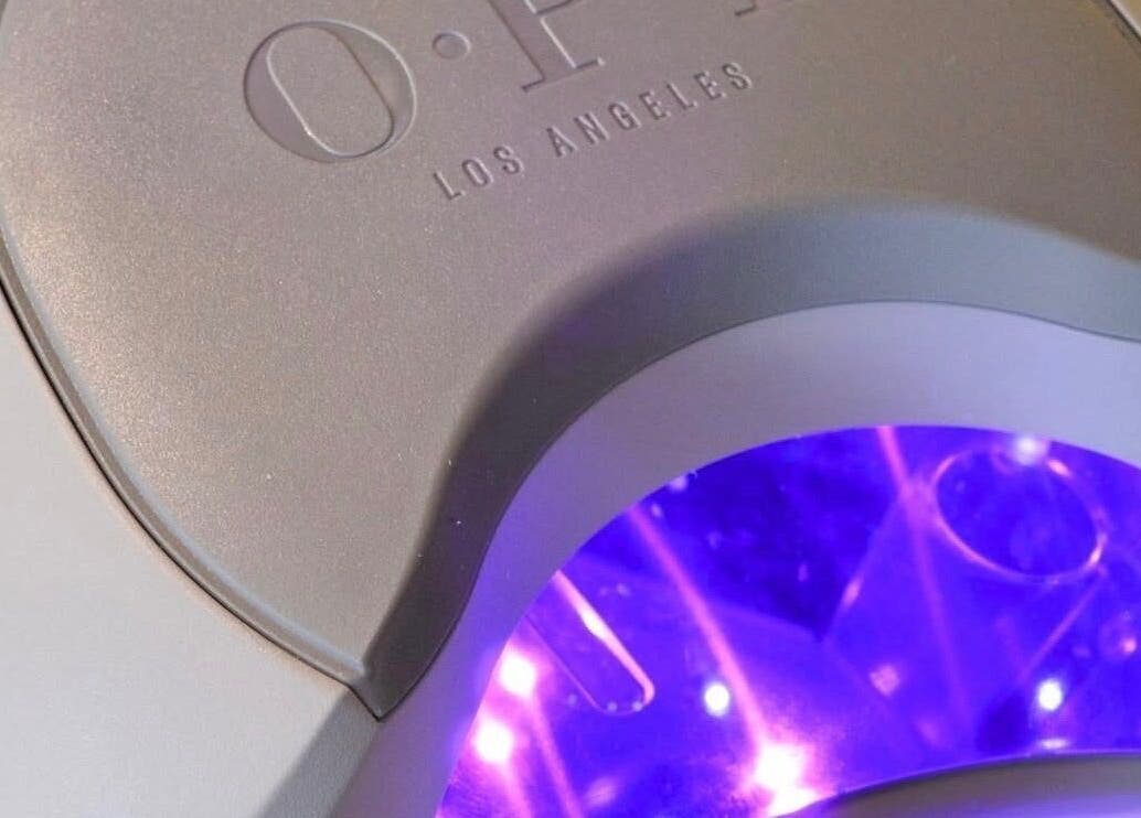 Uv sušilica u salonu Nail Lab – Sara, Belgrade Waterfront, Beograd, RS za savršene nokte.