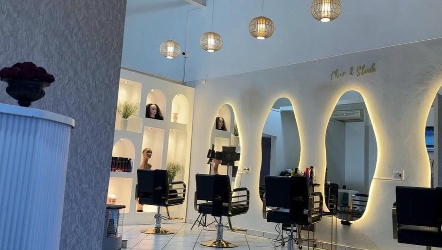 Elegant salon chairs and mirrors at The Royal House, Emalahleni, Mpumalanga, ZA offer a luxurious beauty experience.
