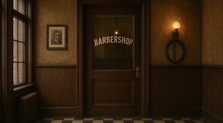 Entrata vintage del Barbiellone barbershop a Faiano, Campania, IT, con legno e dettagli classici.